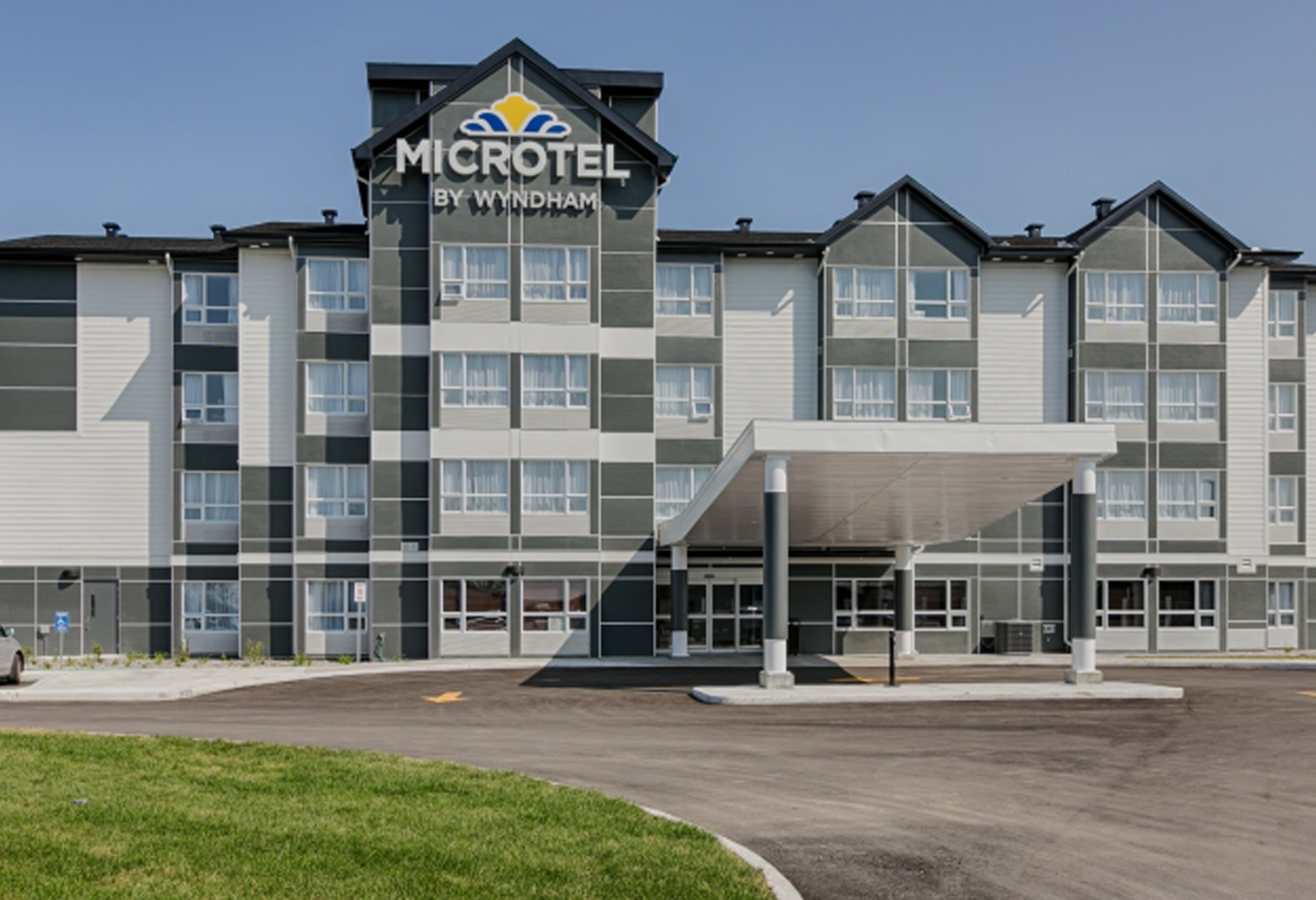 Microtel Casselman